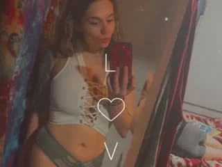 WebCAM of FreakySkeeDJ23