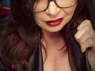 MatureBustyMilf WebCAM 